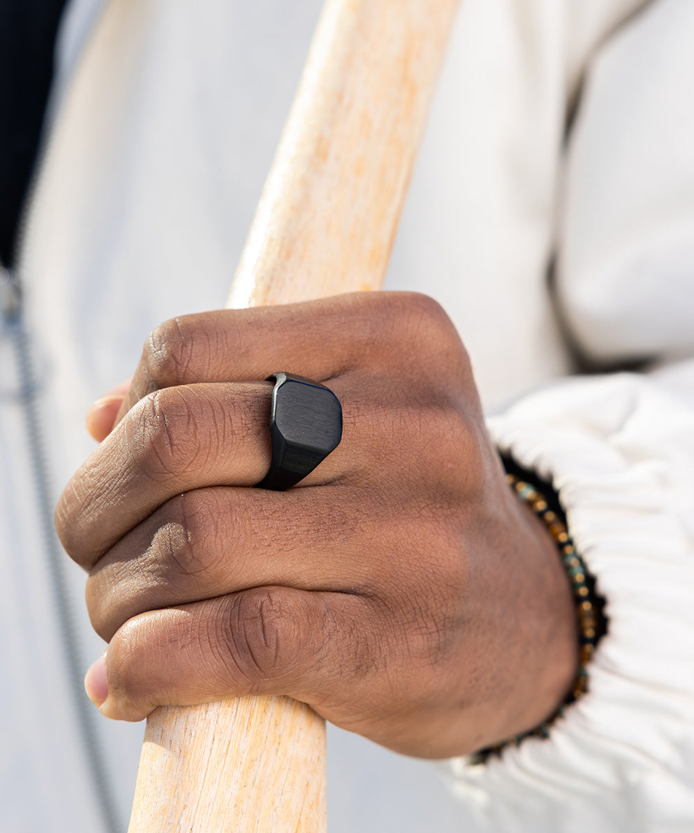 Signet Ring 16mm Classic Black  | Black